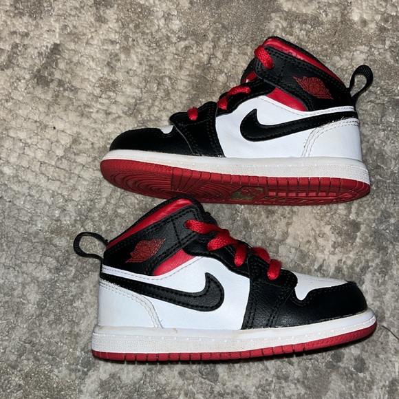 Jordan 1 Mid - Picture 2 of 6